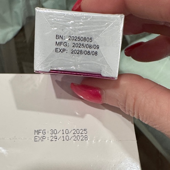 *KOREAN* Cemenrete CX Calcium Volume Eye Cream - Picture 2 of 6